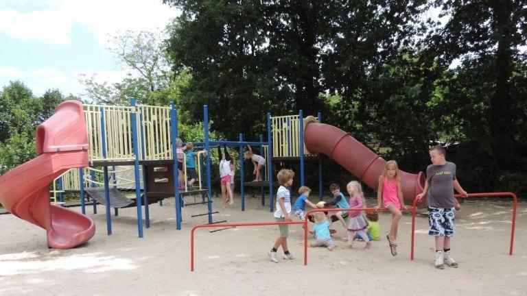 Chalet 15 "De Tien Heugten" Vakantiepark Schoonloo Eksteriør billede