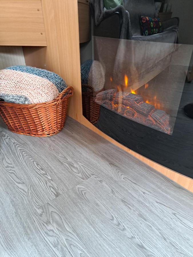 Chalet 15 "De Tien Heugten" Vakantiepark Schoonloo Eksteriør billede