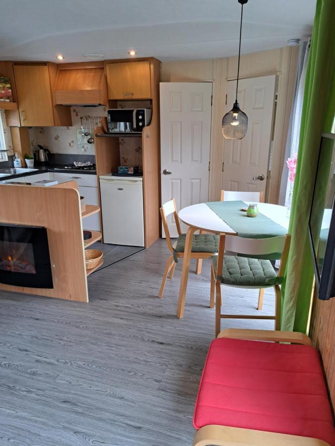 Chalet 15 "De Tien Heugten" Vakantiepark Schoonloo Eksteriør billede