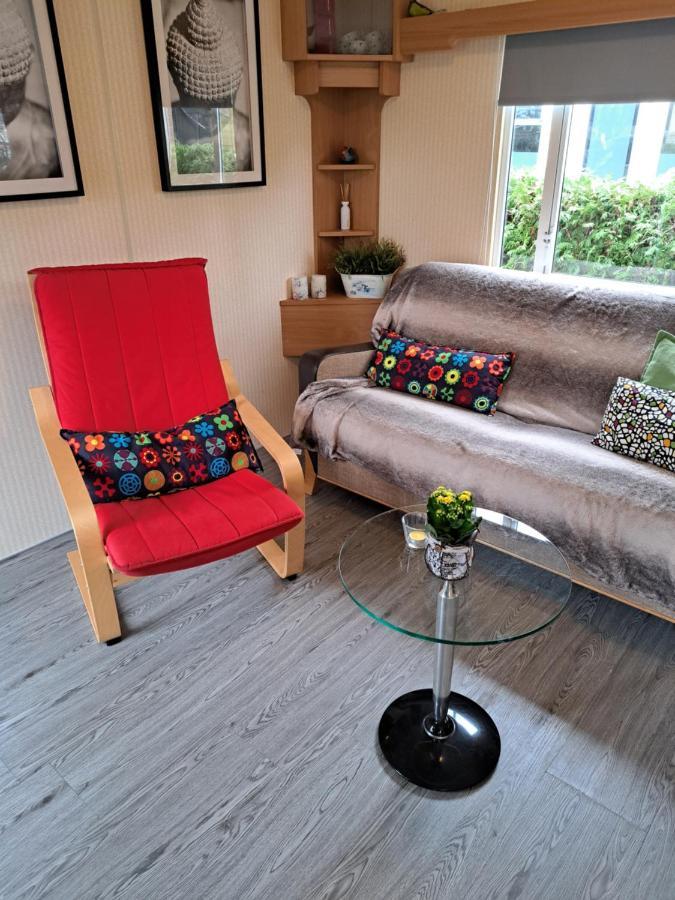 Chalet 15 "De Tien Heugten" Vakantiepark Schoonloo Eksteriør billede